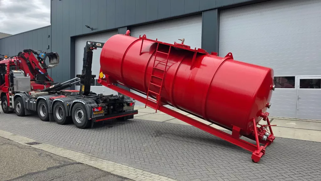 Zelfbouw Haakarm tankcontainer 20m3